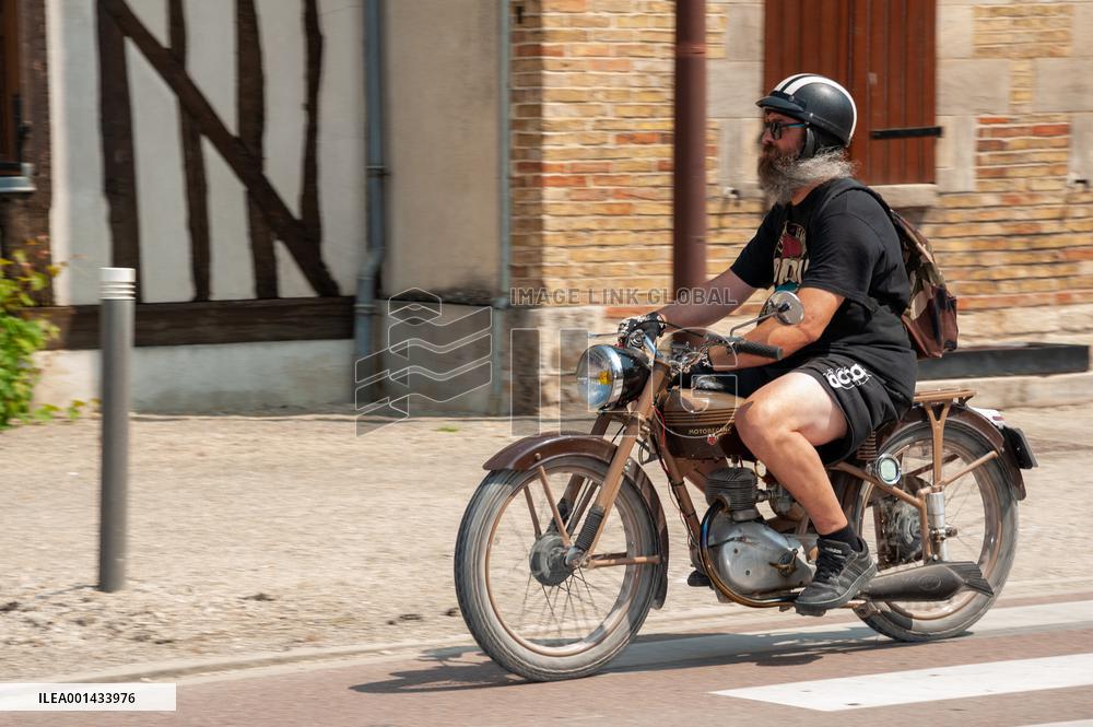 Gathering of Old Mopeds - Piney