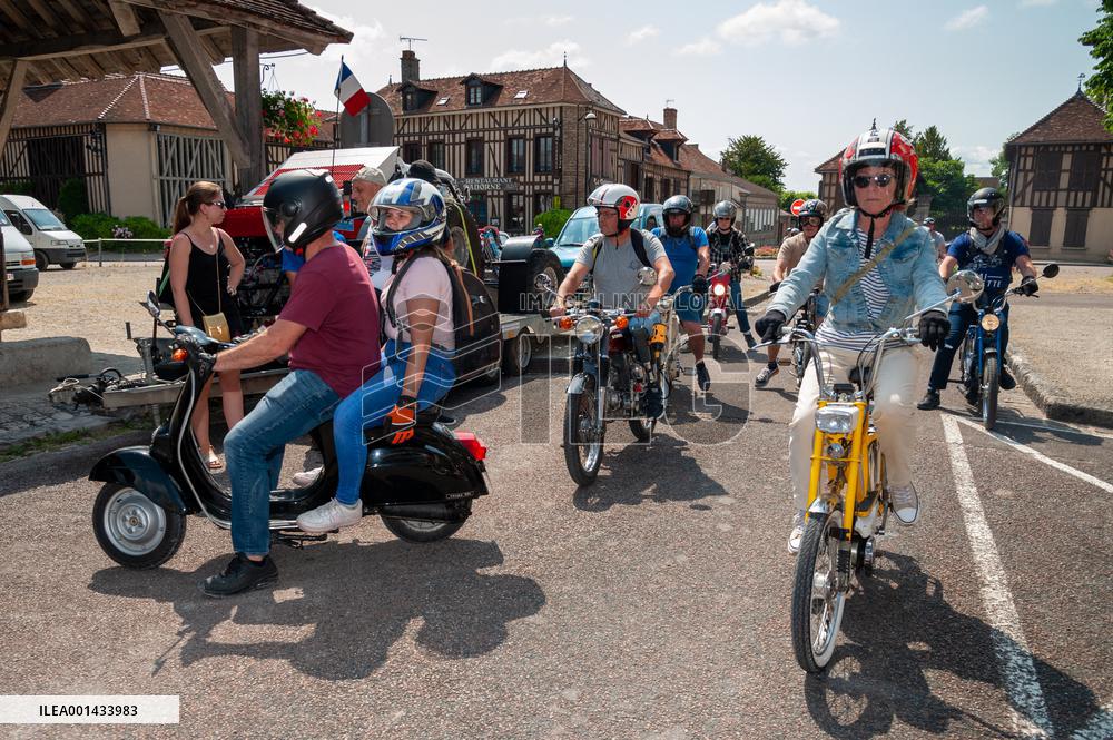 Gathering of Old Mopeds - Piney