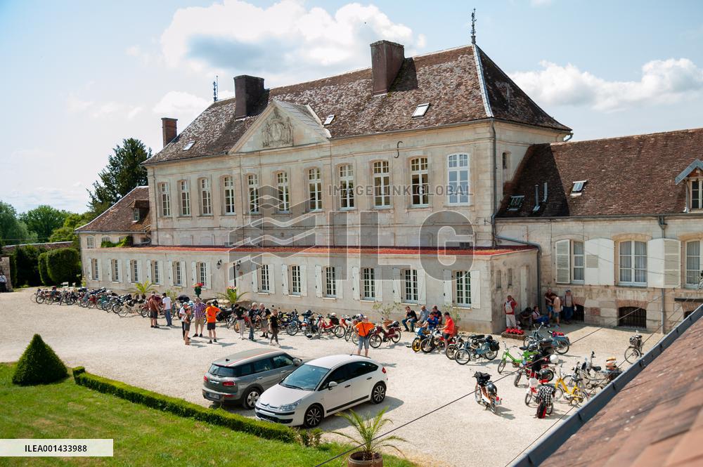 Gathering of Old Mopeds - Piney