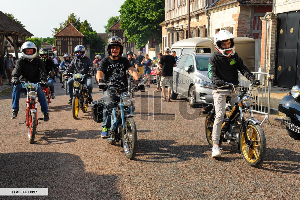 Gathering of Old Mopeds - Piney