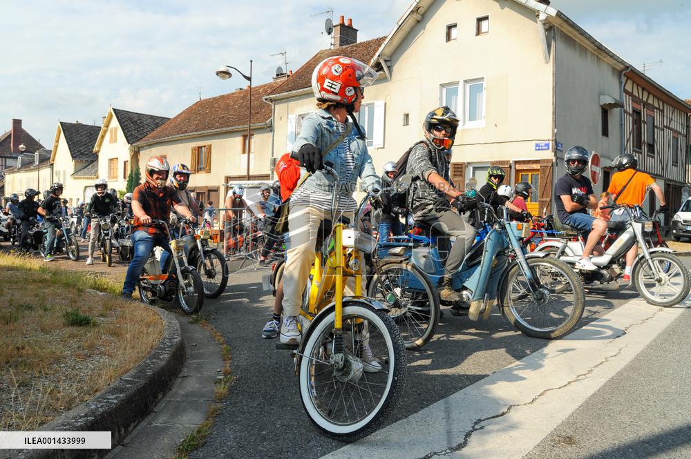 Gathering of Old Mopeds - Piney