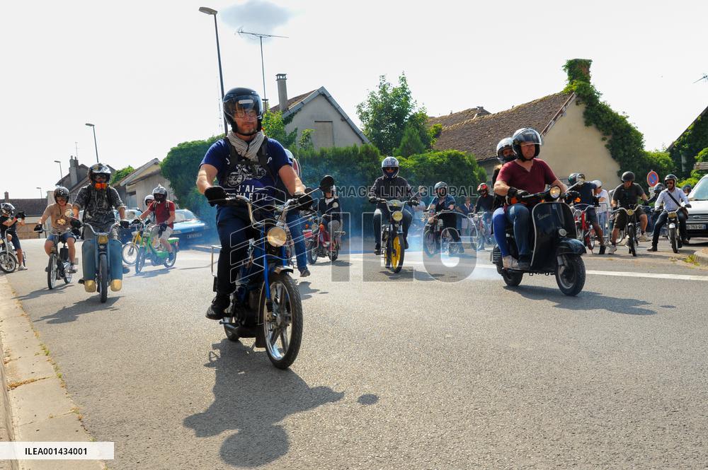 Gathering of Old Mopeds - Piney