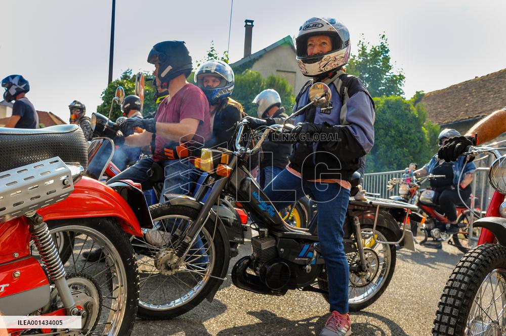 Gathering of Old Mopeds - Piney