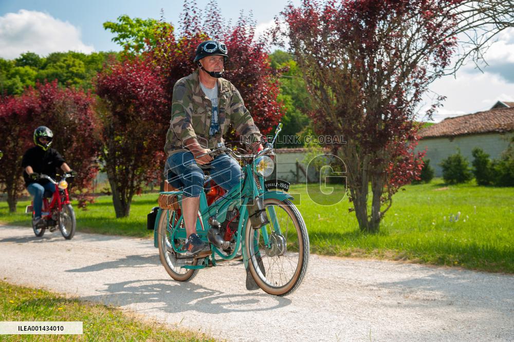 Gathering of Old Mopeds - Piney