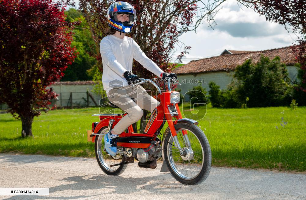 Gathering of Old Mopeds - Piney