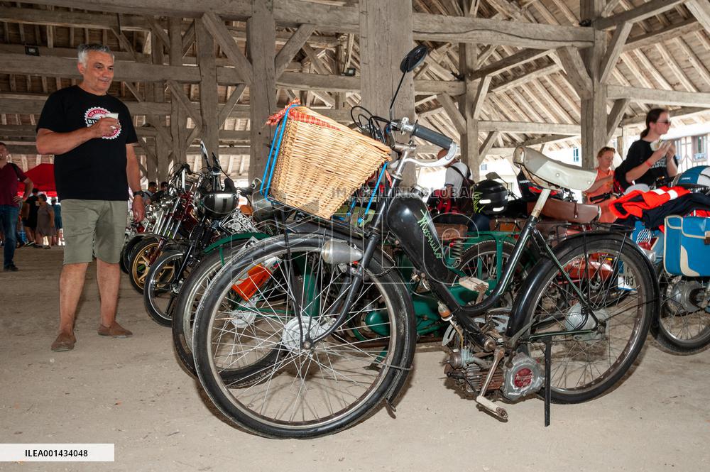 Gathering of Old Mopeds - Piney