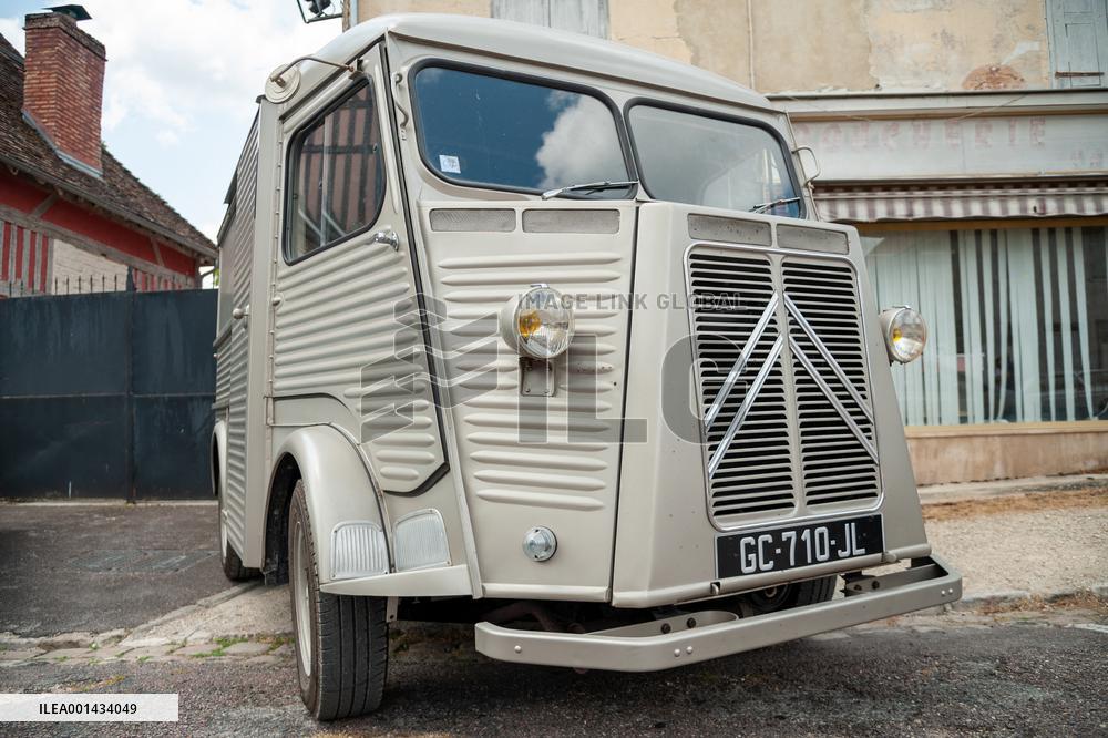 Gathering of Old Mopeds - Piney