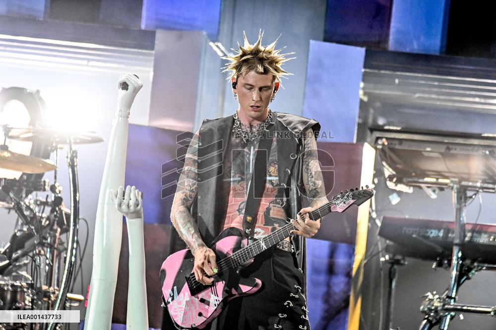 Hellfest Festival Machine Gun Kelly