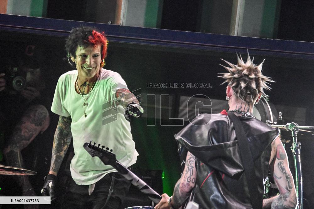 Hellfest Festival Machine Gun Kelly