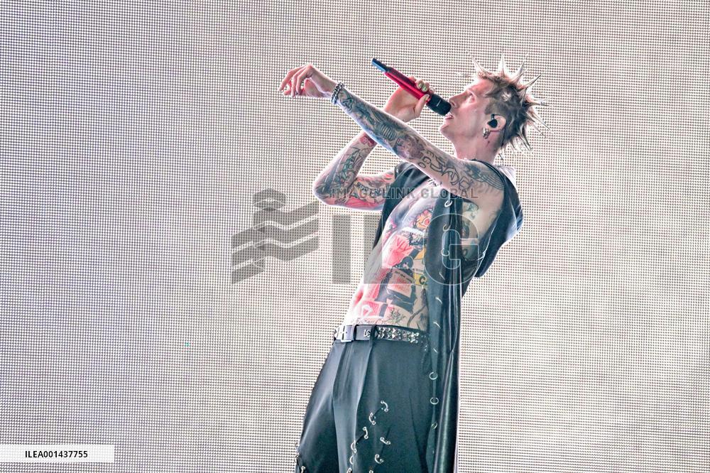 Hellfest Festival Machine Gun Kelly
