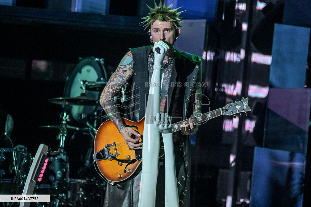 Hellfest Festival Machine Gun Kelly