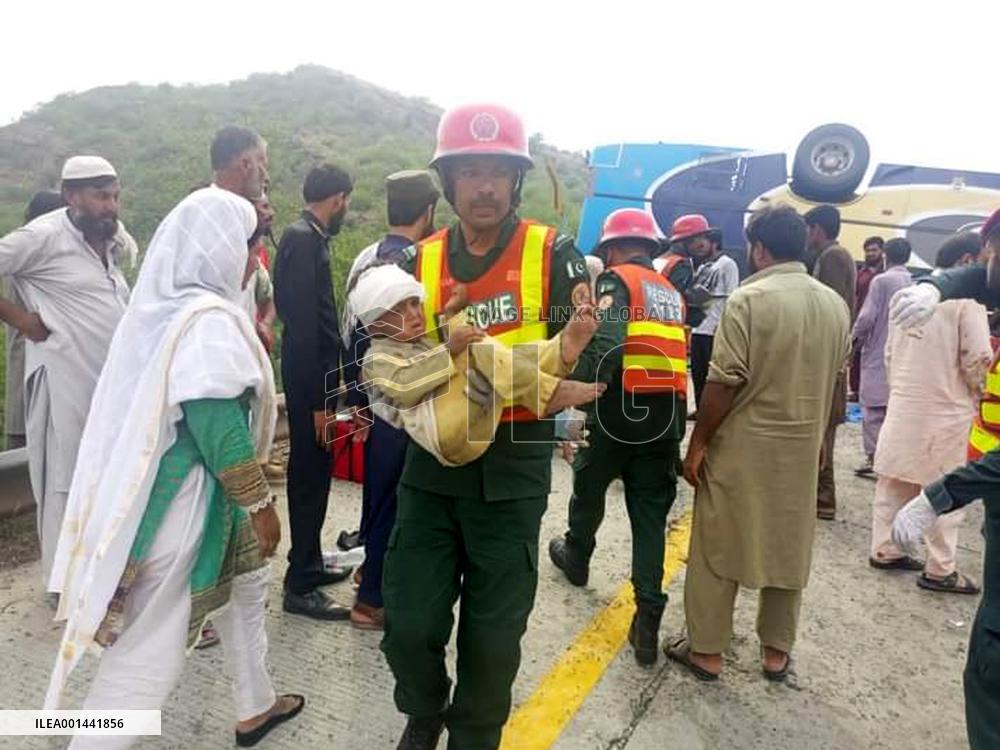 PAKISTAN-CHAKWAL-ROAD-ACCIDENT