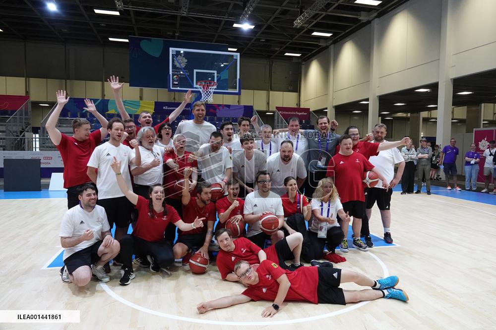 (SP)GERMANY-BERLIN-SPECIAL OLYMPICS-NOWITZKI