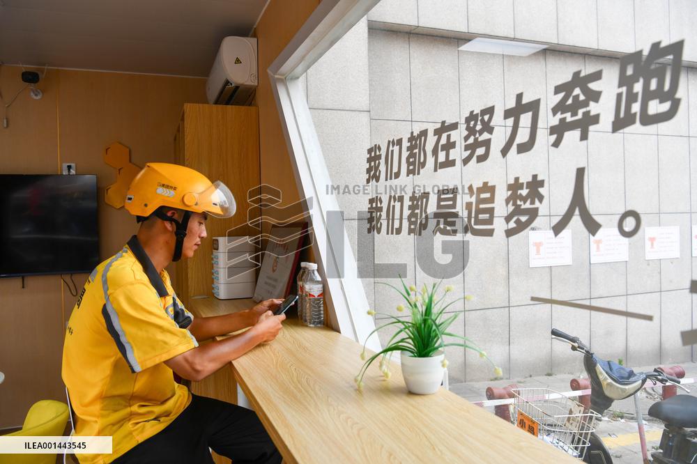 Xinhua Headlines: China counters heatwaves as northern cities swelter