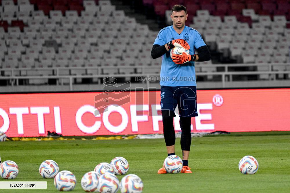 (SP)INDONESIA-JAKARTA-FOOTBALL-ARGENTINA-TRAINING