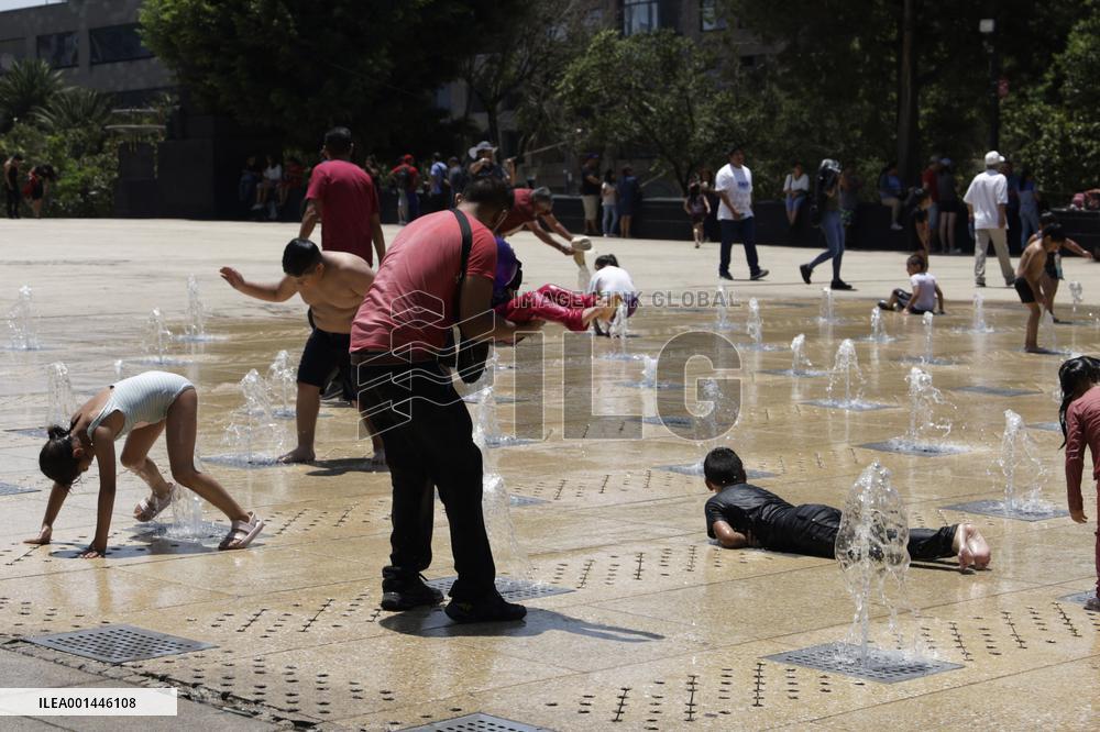 Heatwave Sweeps Across Mexico