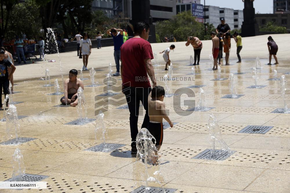 Heatwave Sweeps Across Mexico