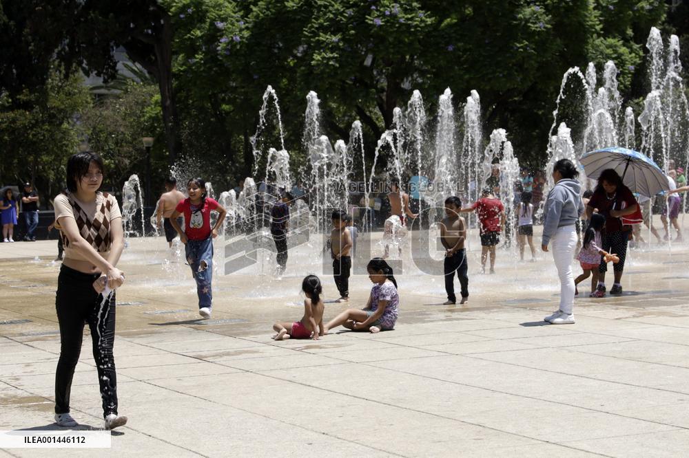 Heatwave Sweeps Across Mexico