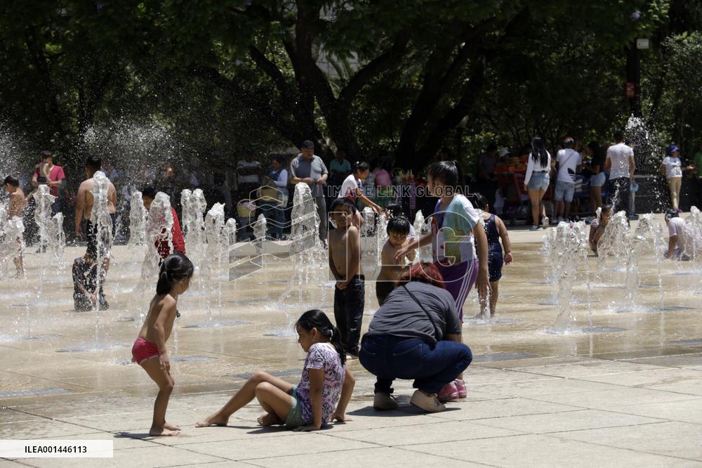 Heatwave Sweeps Across Mexico