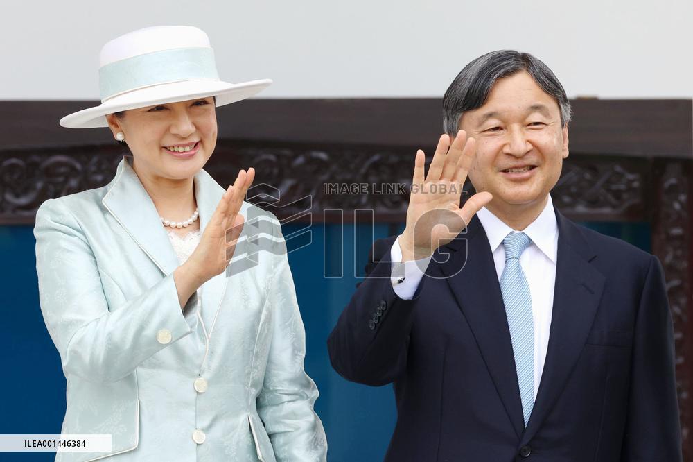 Japanese emperor, empress in Indonesia