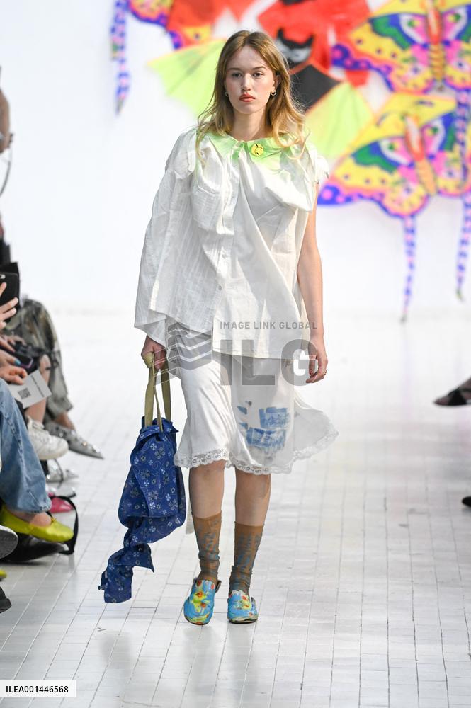 MFW - Simon Crackers Runway