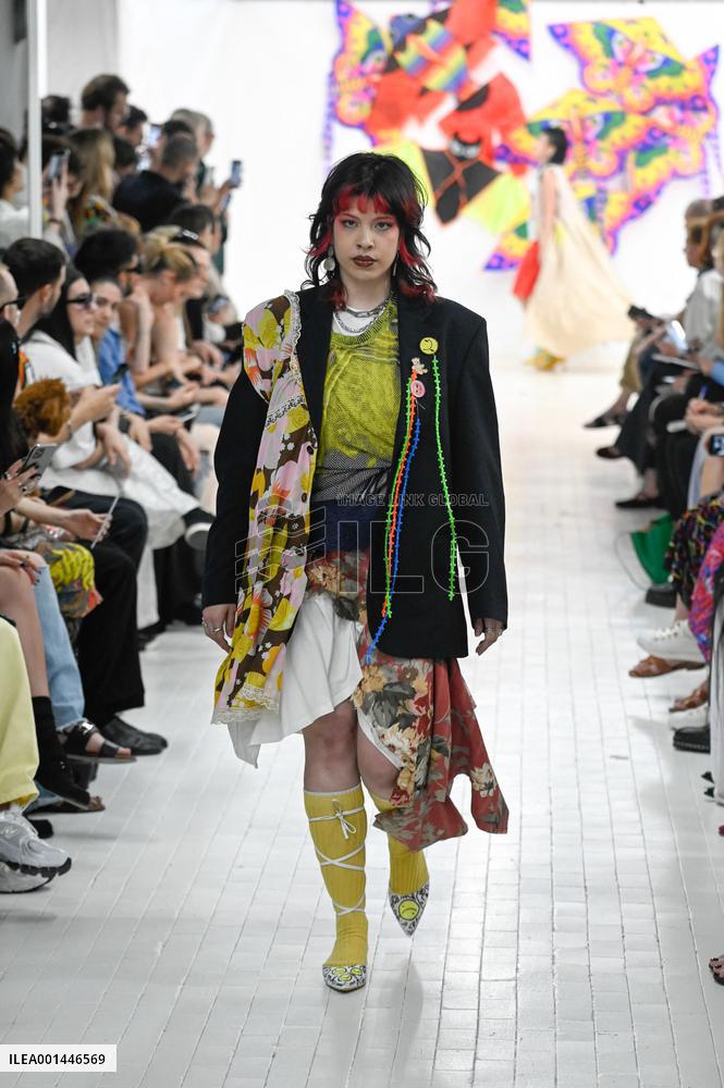 MFW - Simon Crackers Runway