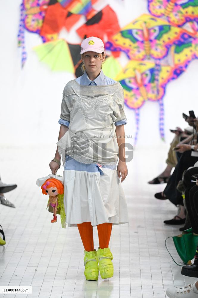 MFW - Simon Crackers Runway