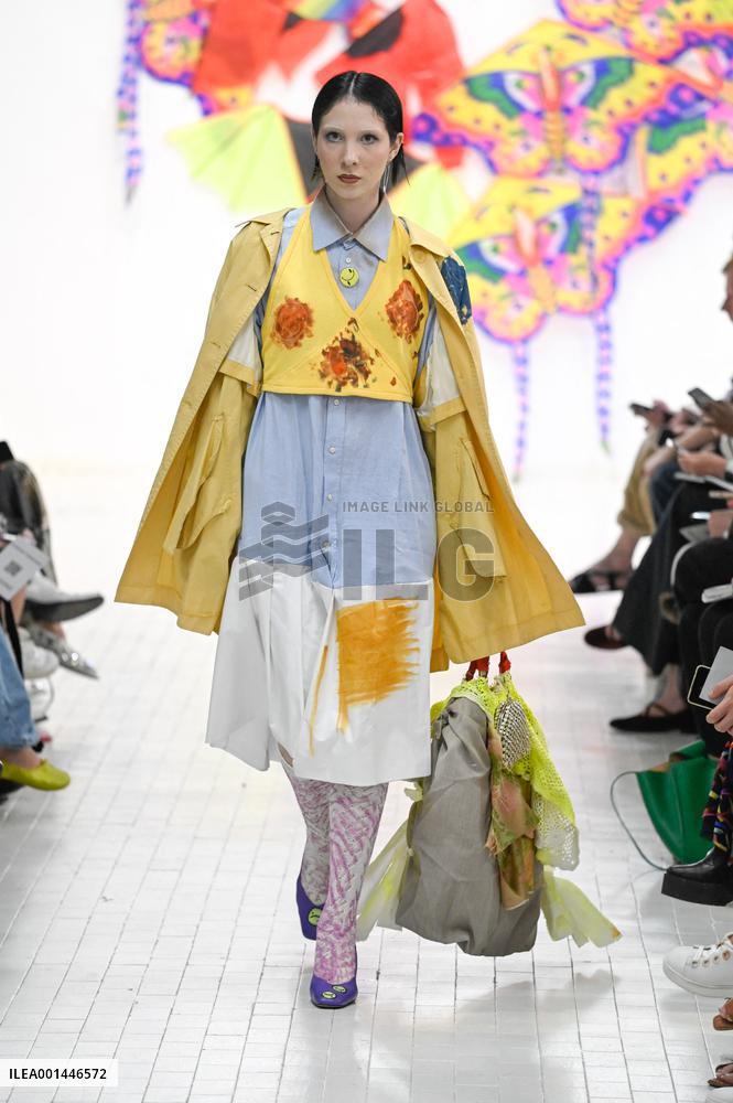 MFW - Simon Crackers Runway