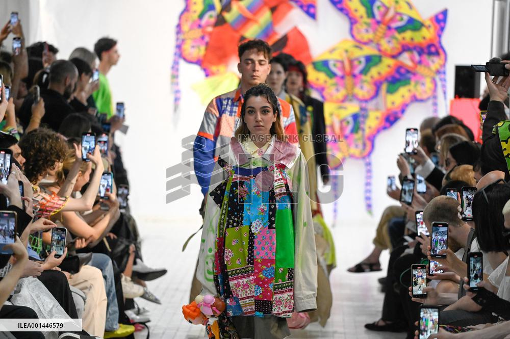 MFW - Simon Crackers Runway