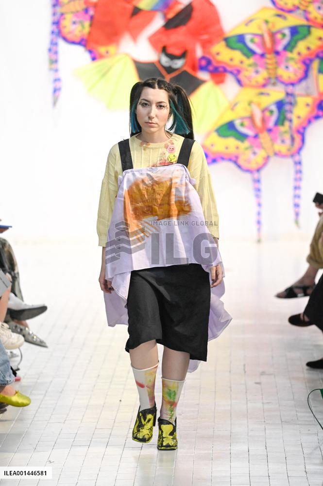 MFW - Simon Crackers Runway