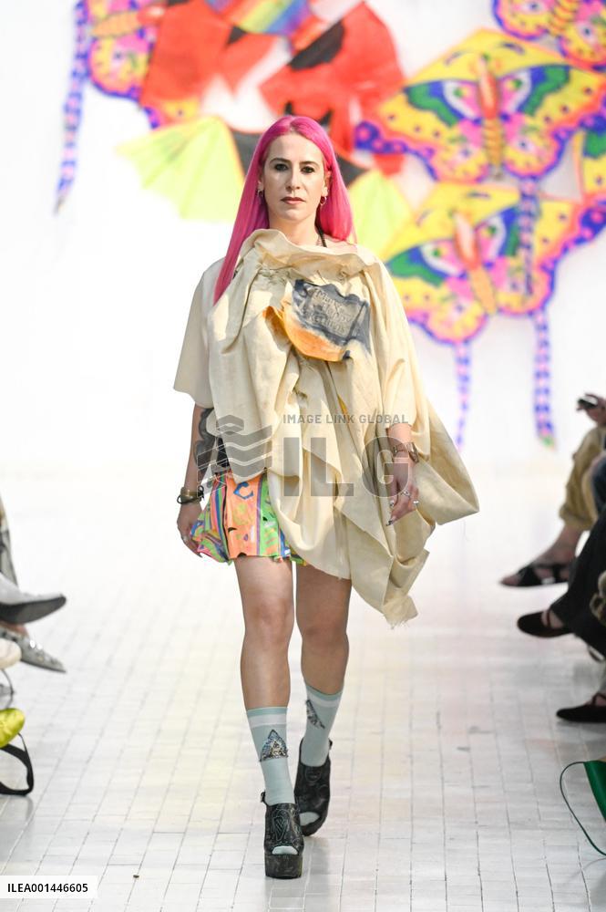 MFW - Simon Crackers Runway