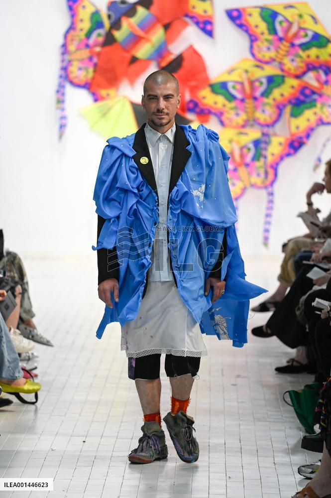 MFW - Simon Crackers Runway