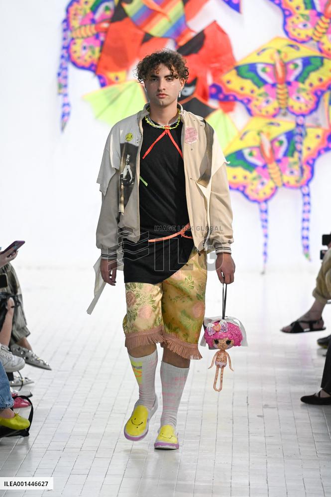 MFW - Simon Crackers Runway