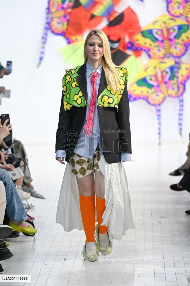 MFW - Simon Crackers Runway