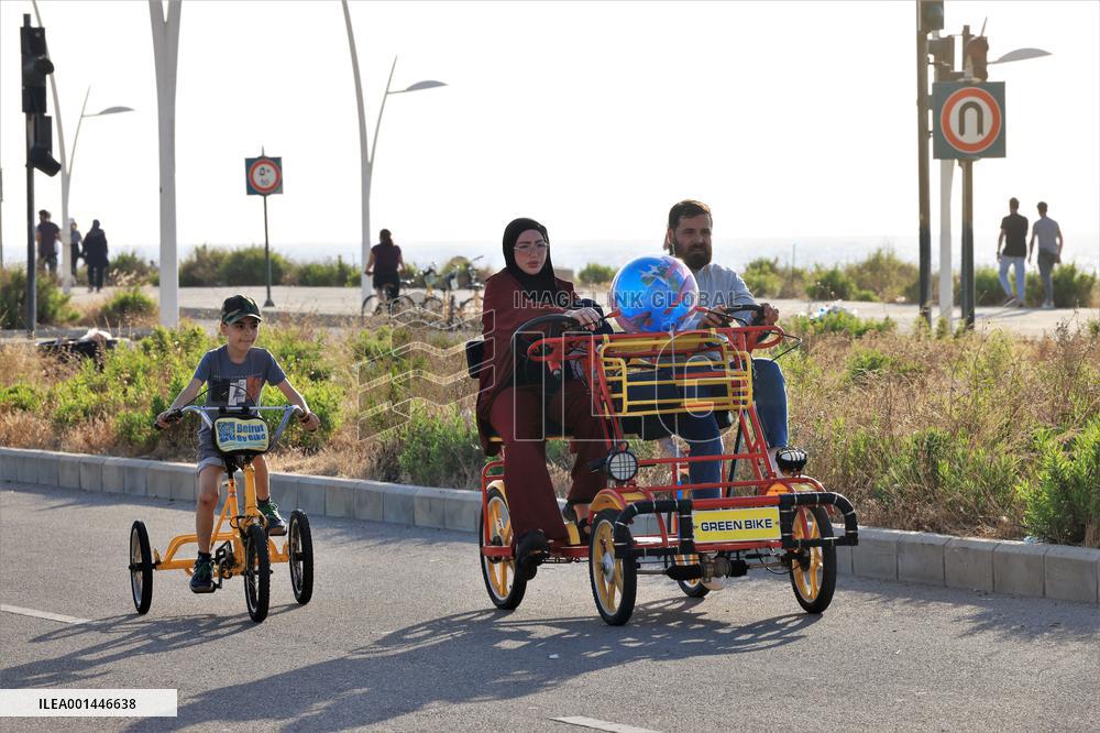 LEBANON-BEIRUT-DAILY LIFE-BIKE RIDING