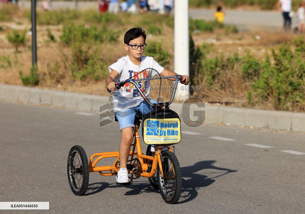 LEBANON-BEIRUT-DAILY LIFE-BIKE RIDING