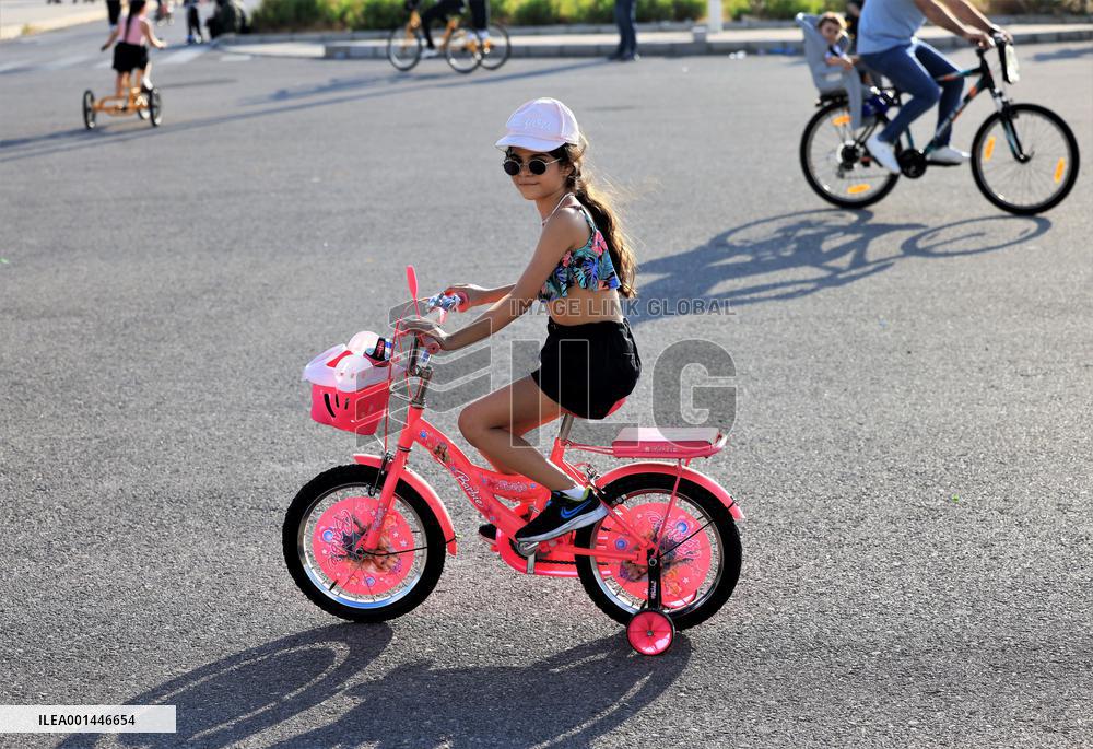 LEBANON-BEIRUT-DAILY LIFE-BIKE RIDING