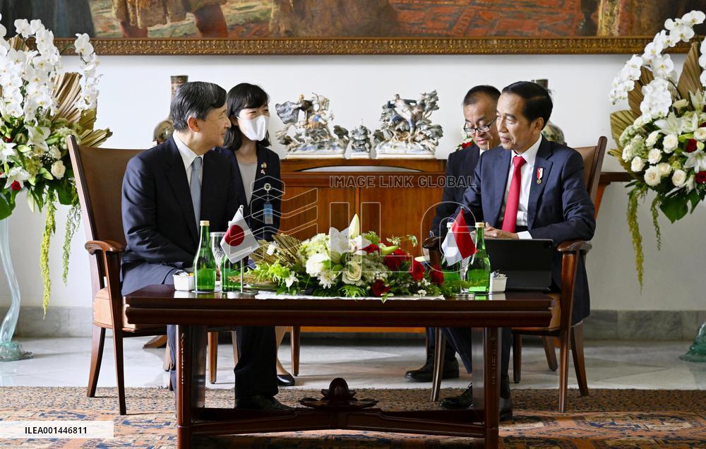 CORRECTED: Japanese emperor in Indonesia