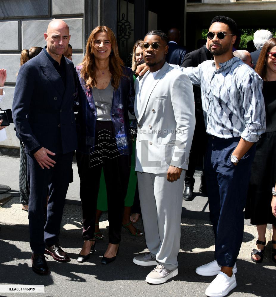 MFW - Giorgio Armani Arrival