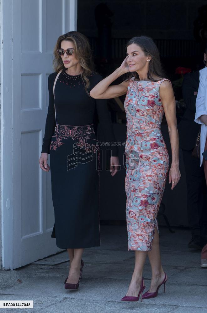 Queen Letizia And Queen Rania Visits A School - Madrid