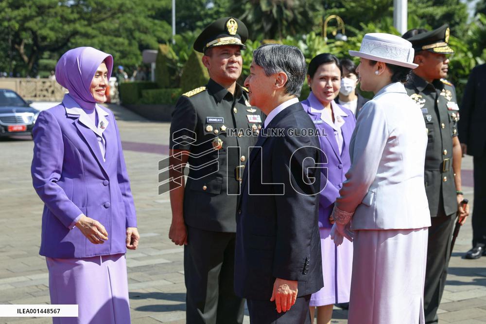 Japanese emperor, empress in Indonesia