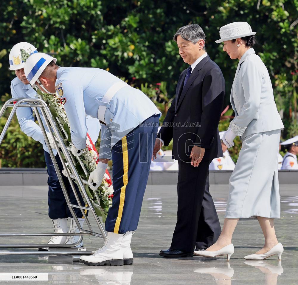 Japanese emperor, empress in Indonesia