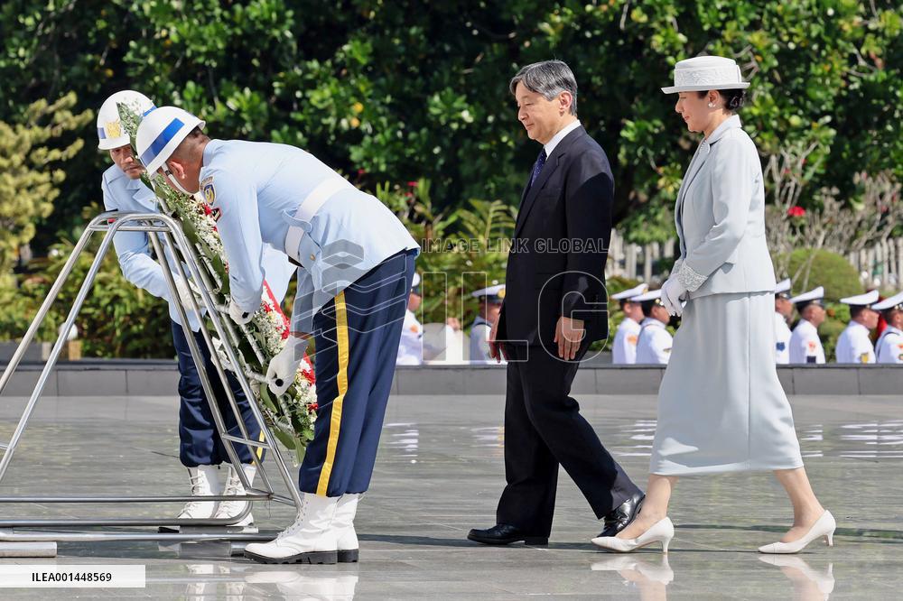 Japanese emperor, empress in Indonesia