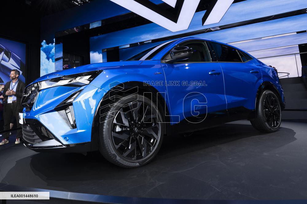 Renault Unveils Its Brand-New Rafale - Le Bourget