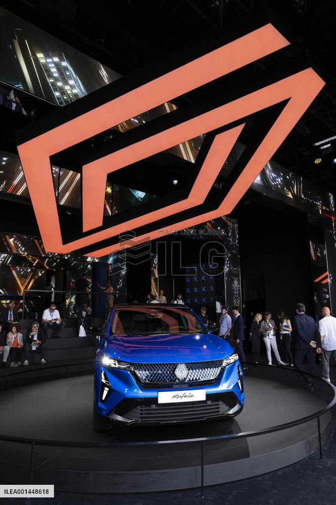 Renault Unveils Its Brand-New Rafale - Le Bourget