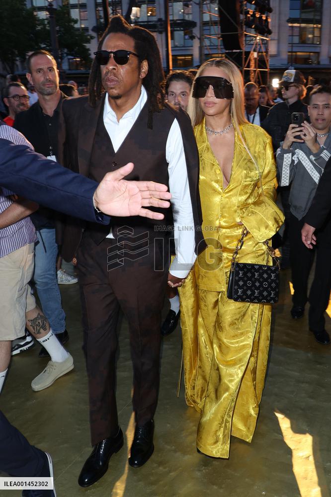 MFW - Louis Vuitton - Front Row