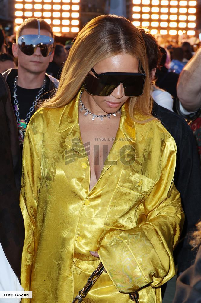 MFW - Louis Vuitton - Front Row