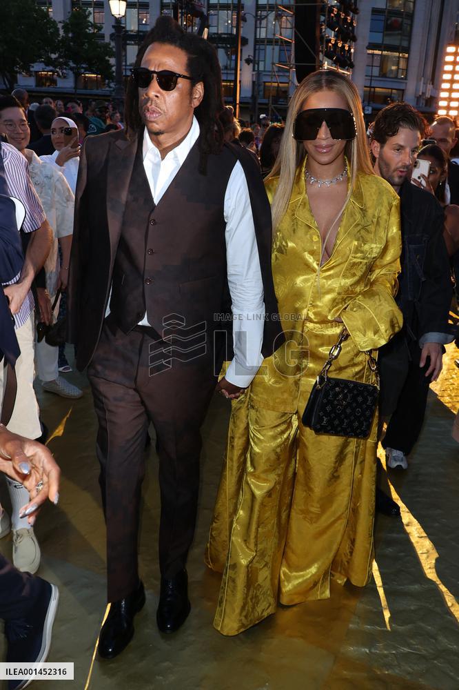 MFW - Louis Vuitton - Front Row