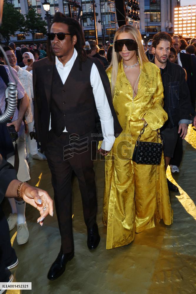 MFW - Louis Vuitton - Front Row