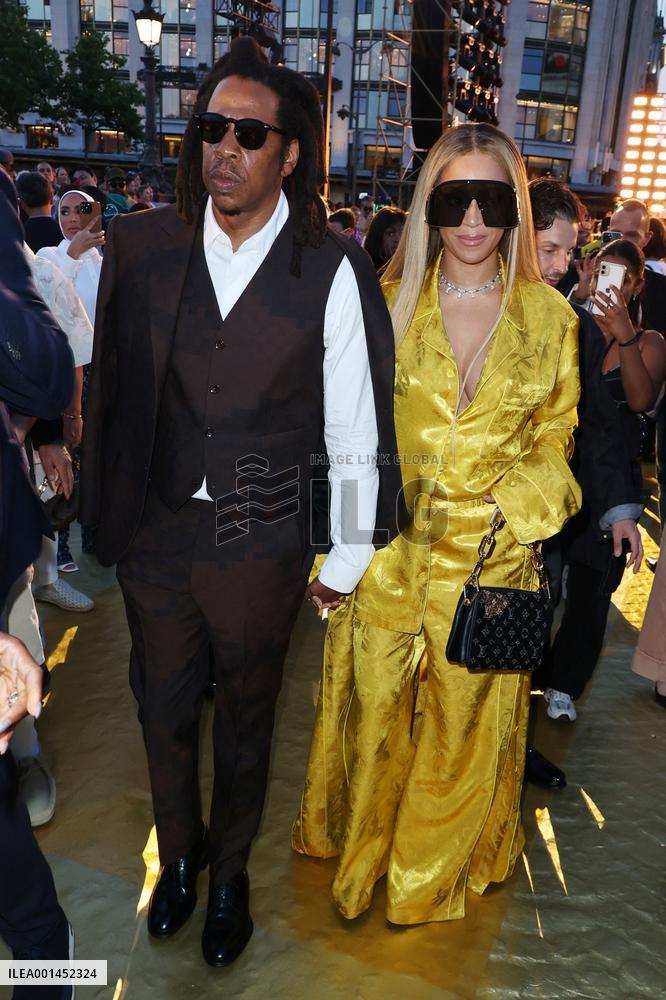 MFW - Louis Vuitton - Front Row